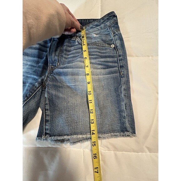 AMERICAN EAGLE Women’s Live Your Life Distressed Blue Jean Shorts Raw Hem Size 6 - Picture 9 of 9